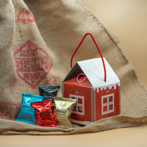 Casetta natalizia con 12capsule di caffè - Compatibili A Modo Mio